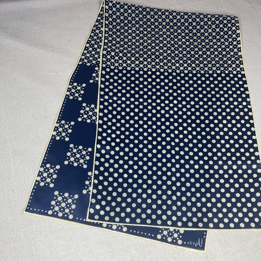 Vera Scarf - Picture 5 of 7